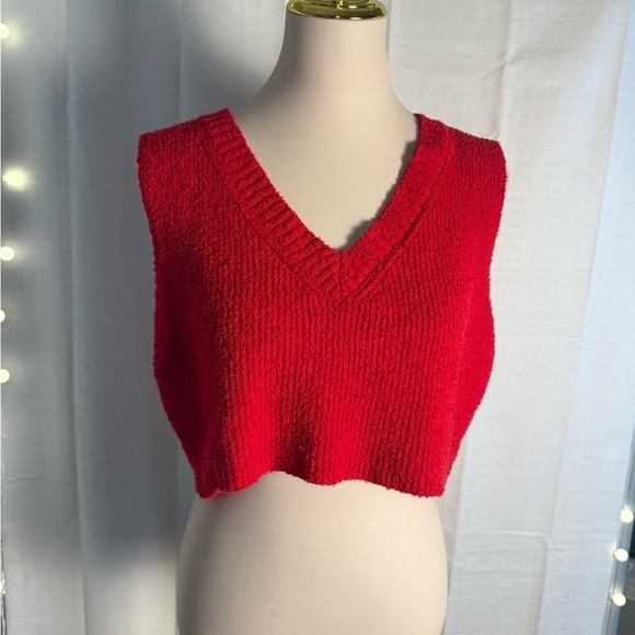 Red V-Neck Crop Top - Picture 1 of 6